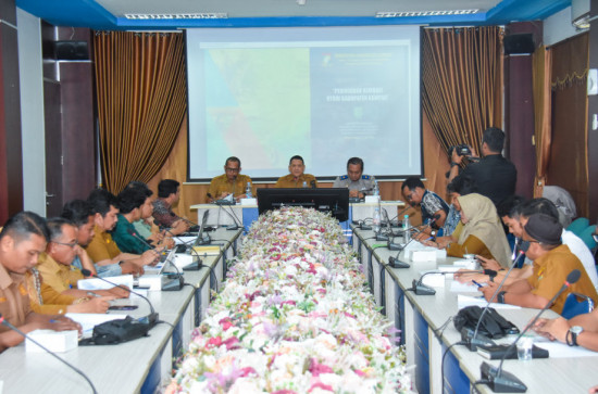 Sinkronisasi , integrasi, dan sinergi kebijakan penataan ruang, Sekda Kampar Pimpin Rakor Forum Penataan Ruang Kabupaten Kampar. 