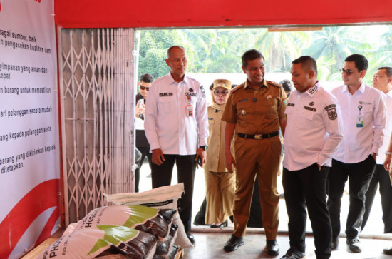 Bupati Kampar Hadiri Launching 80.000 Koperasi Merah Putih