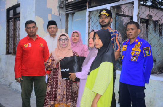 Pasca dilantik Sebagai Wakil Bupati, Dari Bandara Misharti Langsung Kunjungi Korban Bencana Kebakaran