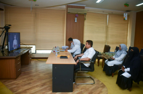 Pj Sekda Kampar mengikuti Zoom Meeting Launching Hasil SPI 2024 Dengan KPK RI. 