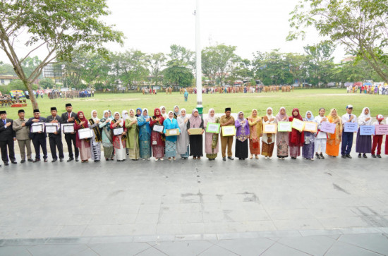 Pemerintah Kab. Kampar Gelar Upacara Peringatan Hari Ibu Ke-97 Tahun 2025