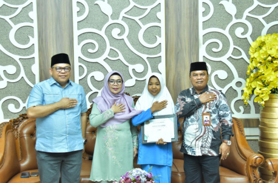 Berikan Apresiasi Kepada Aqilla Azzahra Juara I Lomba Tingkat Nasional, Wakil Bupati Kampar Ucapkan Terimakasih Sudah Mengharumkan Nama Kabupaten Kampar.