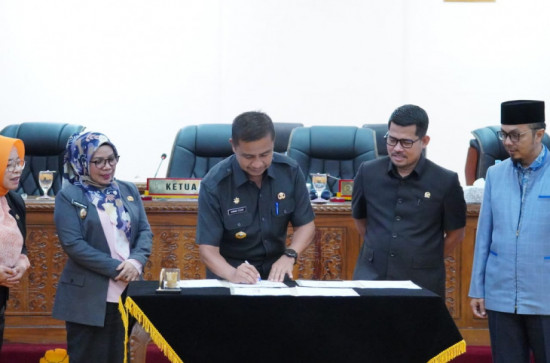 Bupati Kampar Dengarkan Laporan Banggar Tentang RPP APBD Kampar Tahun 2024