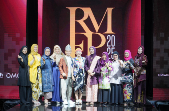 Pj Ketua Dekranasda sekaligus Pj.Ketua TP-PKK Kabupaten Kampar Hadiri Event Riau Modest Parade  2025 oleh Indonesia Fashion Chamber (IFC).