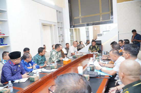 Bupati Kampar Ahmad Yuzar Pimpin Rapat Koordinasi Wilayah Pertambangan Rakyat (WPR) di Kabupaten Kampar