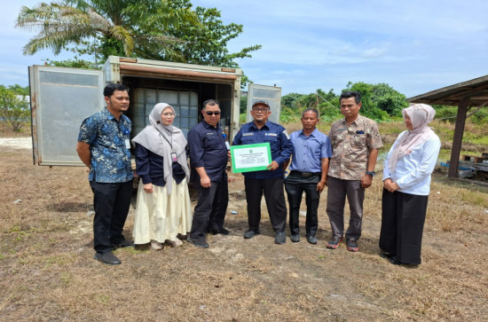 Penguatan Sektor Perikanan: DKP Provinsi Riau Serahkan Bantuan Calon Induk Ikan ke Kabupaten Kampar