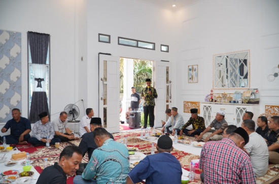 Bupati Kampar Hadiri Halal Bihalal di Kediaman Tokoh Masyarakat Ninik Mamak  Kecamatan Tambang.