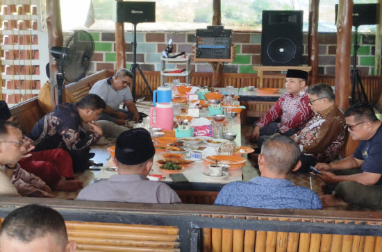 Siap Tampil Maksimal di MTQ ke-54 Tingkat Kabupaten Kampar, Camat  XIII Koto Kampar Pimpin Rapat Finalisasi. 