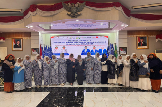 Wakil Bupati Kampar Hadiri Pembukaan Rakerda III IWAPI Prov. Riau