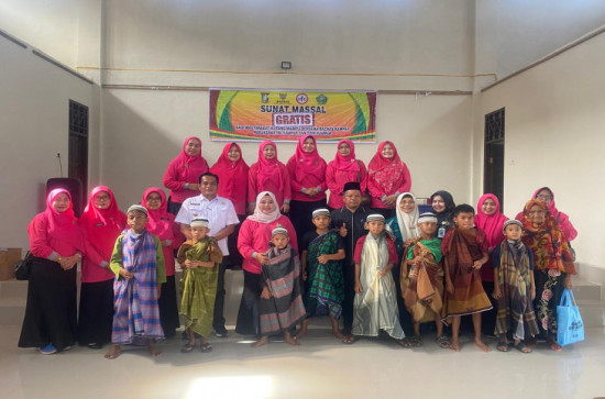 Puluhan Anak Di Kec. Kampar Ikuti Sunat Massal, Kerjasama GOW, BAZNAS Dan IDI Kab. Kampar