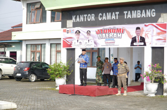 Upacara Peringatan Hari Otonomi Daerah ke-XXIX di Kecamatan Tambang Berjalan Dengan Khidmat. 