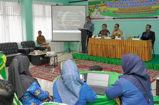 Tingkatkan Pelayanan Dasar, Bupati Kampar Ahmad Yuzar Buka Bimtek Standar Pelayanan Minimal 