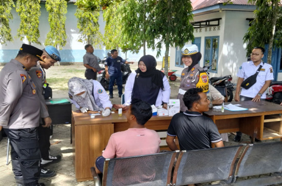 BNK Kampar, Satlantas Polres Kampar, dan Dishub Kampar Gelar Round Check Operasi Zebra Lancang Kuning 2025 di Salo: Satu Sopir Positif Narkoba