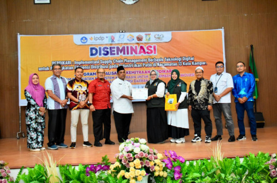 Bupati Kampar yang Diwakili Asisten II Buka Diseminasi dan Launching Program BERDIKARI di XIII Koto Kampar