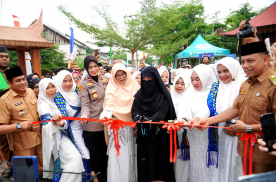 BKMT Kab. Kampar, Gelar Tabliq Akbar Dalam Rangka Milad Ke- 27, Datangkan Ustazah Kondang Umi Pipik