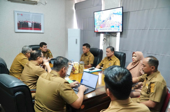 Pj Sekda Kampar Ardi Mardiansyah Pimpin Rapat Tindak Lanjut Peraturan Bupati Kampar Nomor 31 Tahun 2025 Terkait UPTD RSUD Bangkinang 