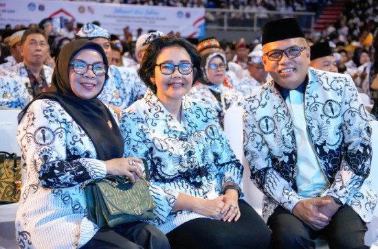 Wakil Bupati Kampar Misharti Hadiri Puncak Peringatan HUT ke-80 PGRI dan Hari Guru Nasional 2025