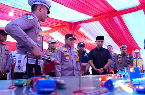 Bupati Kampar Dampingi Kapolda Riau Tinjau Pos Pam Lebaran Tahun 2025. 