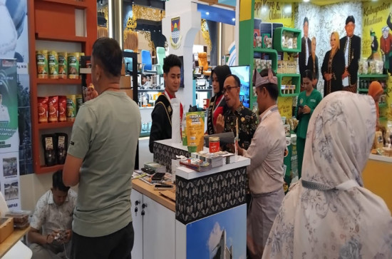 AOE 2025, Produk UMKM Kampar Sold Out