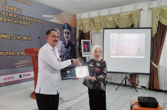 Usai Pananaman Semangka, Pj Sekda Kampar Ramlah Saksikan Pisah Sambut Kalapas Kelas II A Bangkinang. 