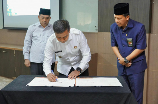 Bupati Kampar Tandatangani Nota Kesepakatan Strategis Dengan Lembaga Vertikal Dan Perbankan Syariah