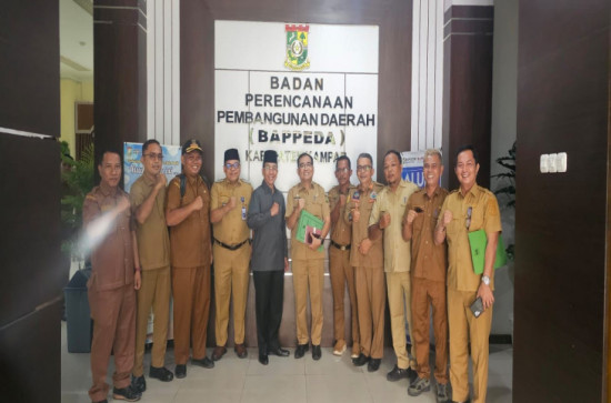 Sesuai Visi Misi Bupati Kampar dan Wakil Bupati Kampar, BUMDes Harus Naik Kelas, Wajudkan Penggerak Ekonomi Masyarakat.