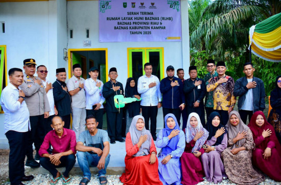 Serahkan Rumah Layak Huni, Ketua Baznas Kampar Ucapkan Terimakasih dan Apresiasi Kepada Pemkab Kampar dan Baznas Provinsi Riau.