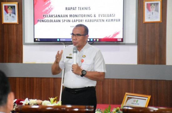 Kadis Kominfo dan Persandian Kampar Lukmansyah Badoe Pimpin Rapat Teknis Monitoring dan Evaluasi Pengelolaan SP4N LAPOR!