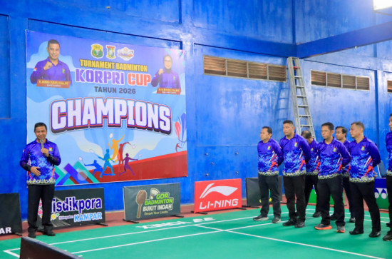 Bupati Kampar Ahmad Yuzar Resmi Buka Turnamen Badminton KORPRI CUP 2026