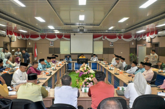 Bupati Kampar Pimpin Rapat Final Persiapan HUT ke-81 Kemerdekaan RI dan Hari Jadi ke-69 Provinsi Riau
