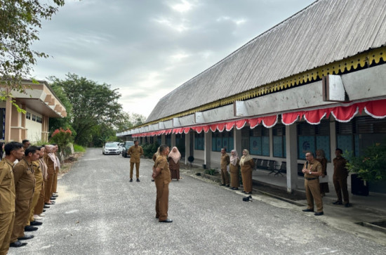 Pimpin Apel Senin Pagi, Kadiskominfo Kampar Tekankan Disiplin dan Profesionalisme ASN