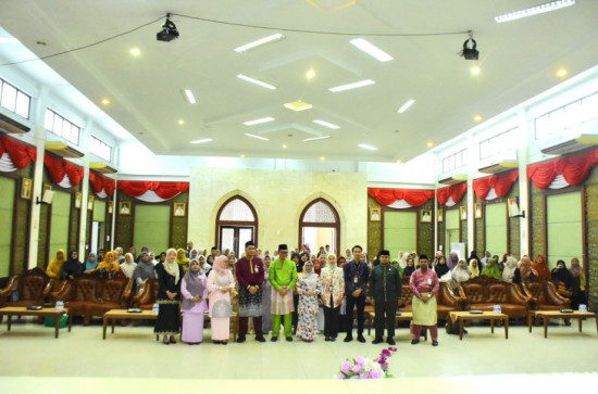 Perkuat UMKM, Wakil Bupati Kampar Buka Kegiatan Edukasi dan Literasi Keuangan dan Business Matching Kepada Pelaku UMKM. 