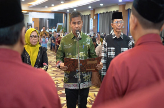 Bupati Kampar & Wakil Bupati Kampar Lantik Pengurus KBKK Kota Batam Masa Bakti 2026–2031