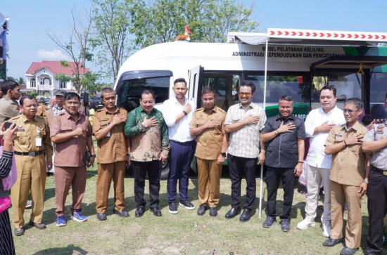 Permudah Pelayanan Adminduk, Bupati Kampar H. Ahmad Yuzar Launching Pelayanan Mobil Keliling.