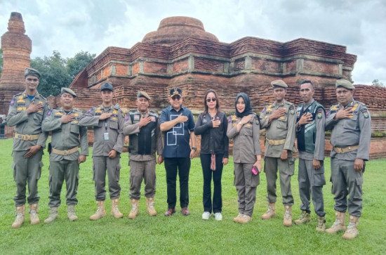 Plt. Kasatpol PP Kampar Sambut Kunjungan  Staf Khusus Presiden RI Zita Anjani