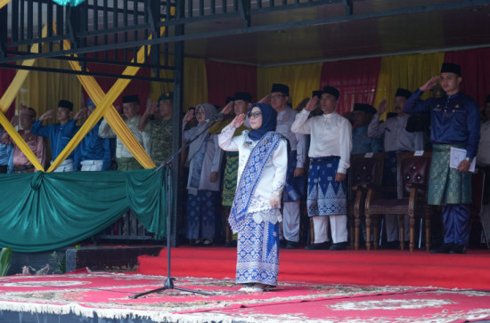 Jadi Inspektur Upacara Peringatan Hari Jadi Prov. Riau Ke-69 Di Kab. Kampar, Wabup Kampar Bacakan Amanar Plt. Gubernur Riau