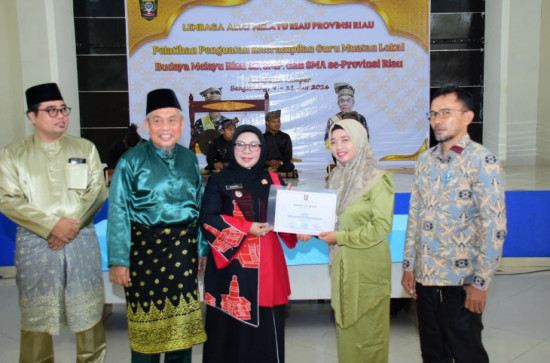 Buka Pelatihan Guru Muatan Lokal Budaya Melayu, Wabup ; Kenalkan Budaya Kabupaten Kampar dan nilai-nilai luhur Kepada Generasi Muda ”