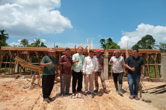 Pembangunan Balai Adat Capai Lantai II, Damanhuri Dt. Majolelo: Bukti Kebersamaan dan Semangat Gotong Royong