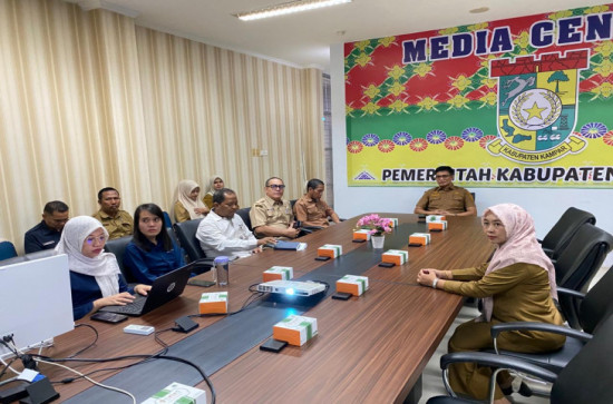Asisten II Setda Kampar Ikuti Zoom Meeting Launching Buku Panduan dan Bahan Ajar Pendidikan Anti Korupsi Dirangkaikan Rakor Pengendalian Inflasi