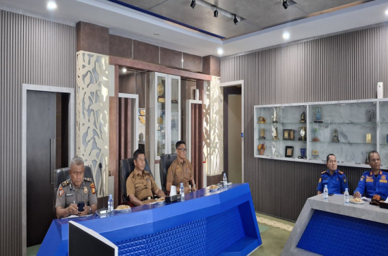 Bupati Kampar Ikuti Rakor Penanganan Peningkatan Eskalasi Karhutla