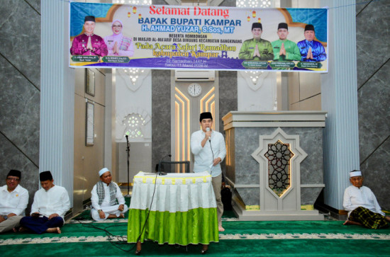 Safari Ramadhan di Desa Binuang, Pj Sekda Kampar Sampaikan Program Strategis Bupati Kampar dan Wakil Bupati Kampar.