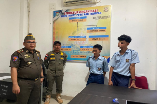 Tim Patroli Satpol PP Kampar Amankan Pelajar Yang Bolos di Jam Sekolah 
