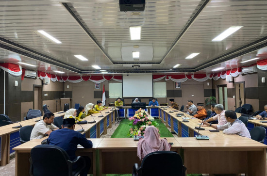 Wabup Misharti Pimpin Rapat Exit Meeting LKPD Kampar  2025. 