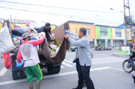 Tindak Lanjuti Instruksi Presiden RI, Bupati Kampar Pimpin Gotong Royong Massal Dukung Gerakan Indonesia ASRI.