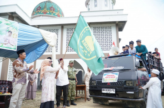 Wakil Bupati Kampar Buka Pawai Ta’aruf Akbar Sambut Ramadhan 1447 H di Desa Siabu 