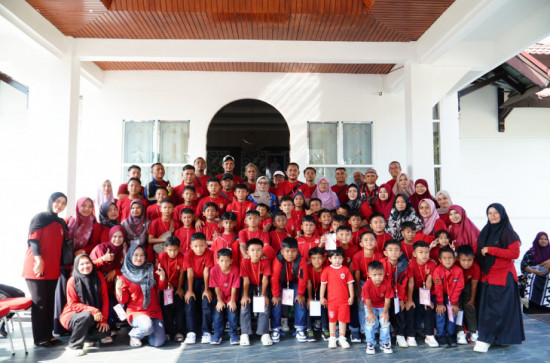 Mewakili Provinsi Riau di Seri Nasional, Wakil Bupati Kampar Dr. Hj. Misharti Lepas Keberangkatan Tim Kampar Junior FA U-10, U-11 dan U-12.