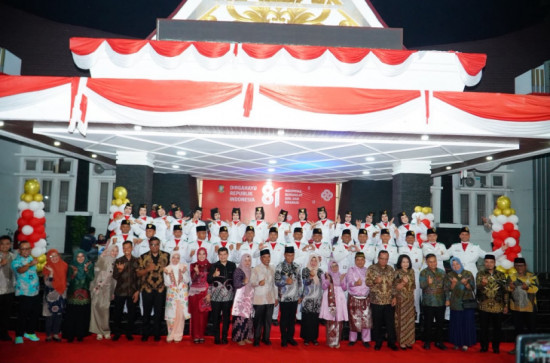 Saat Pidato Resepsi Kenegaraan, Bupati Kampar H. Ahmad Yuzar Yakin Semakin Solid Membangun Kampar Bersama Ibu Wakil Bupati Kampar Dr. Hj. Misharti.