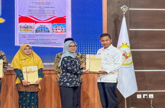 Penyerahan LHP BPK, Bupati Kampar Tegaskan Komitmen Tata Kelola Keuangan Daerah yang Transparan dan Akuntabel