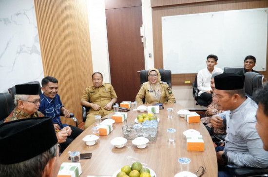 Peletakan Batu Pertama Madrasah Ibtidaiyah, Wakil Bupati  Kampar Adakan Silaturrahmi Dengan Ninik Mamak Kenegerian Lipat Kain. 