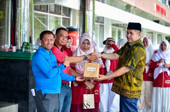 Semarak HUT RI Ke-81, BKPSDM Kampar Gelar Berbagai Lomba. Riadel Fithri Harap Jaga Kekompakan dan Tingkatkan Pengabdian kepada masyarakat.